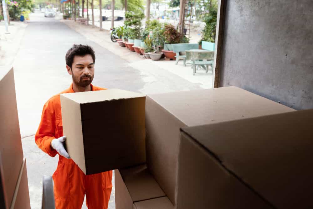 کارگر حمل و نقل اثاثیه منزل در تهران - ملل بار